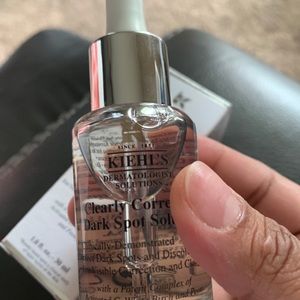 Kiehls clearly corrective dark spot solution